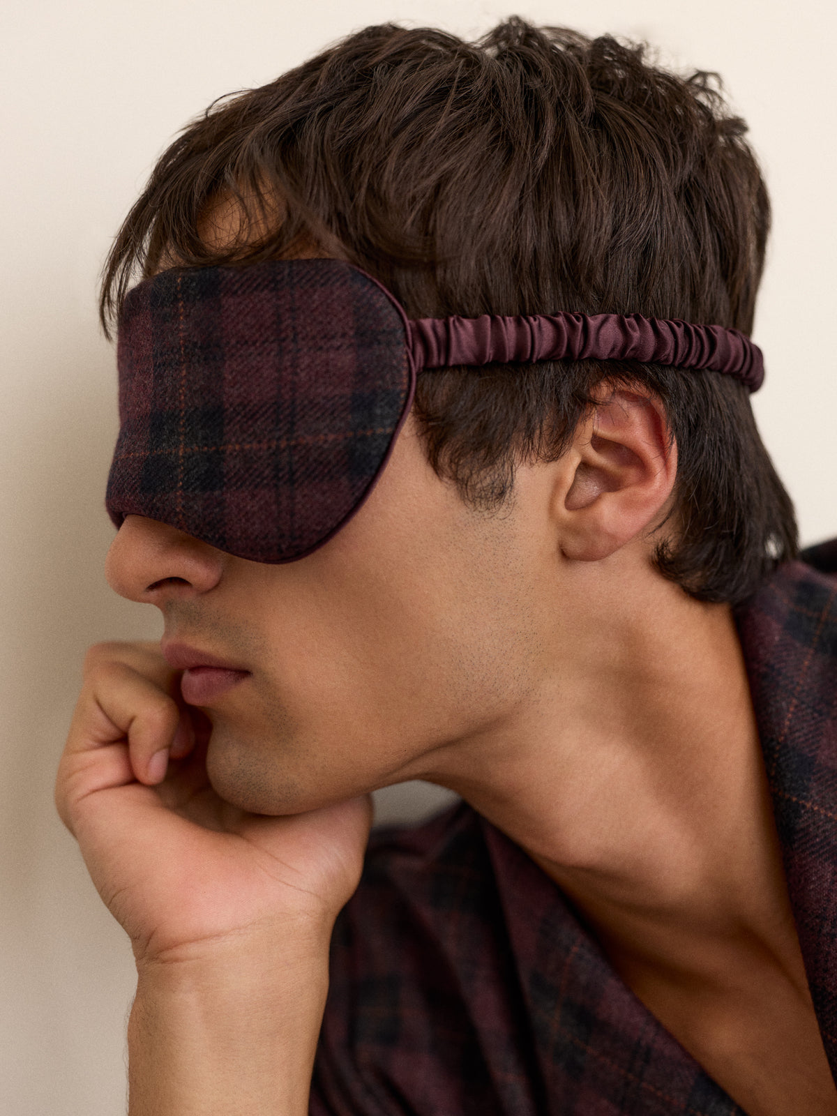 Duke Cashmere Eye Mask Burgundy Check