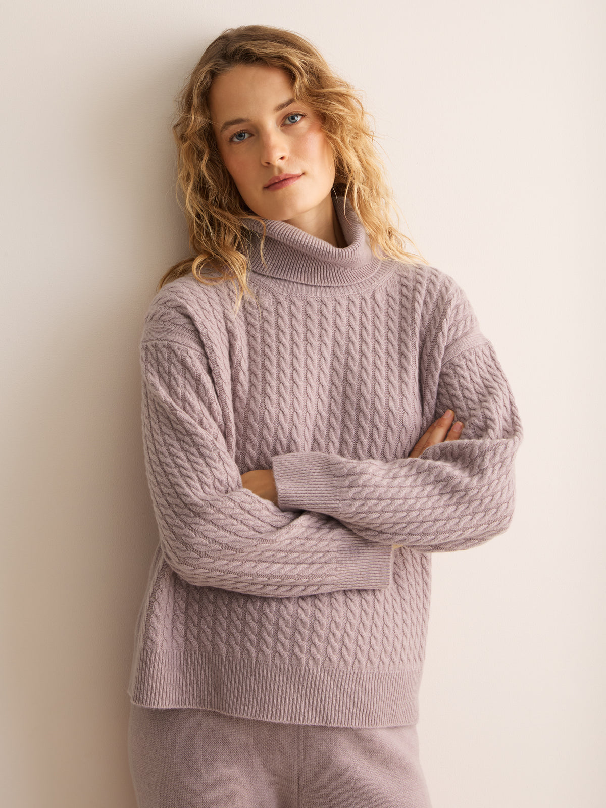 Sophie Cashmere Cable Knit Roll Neck Sweater Dusty Pink