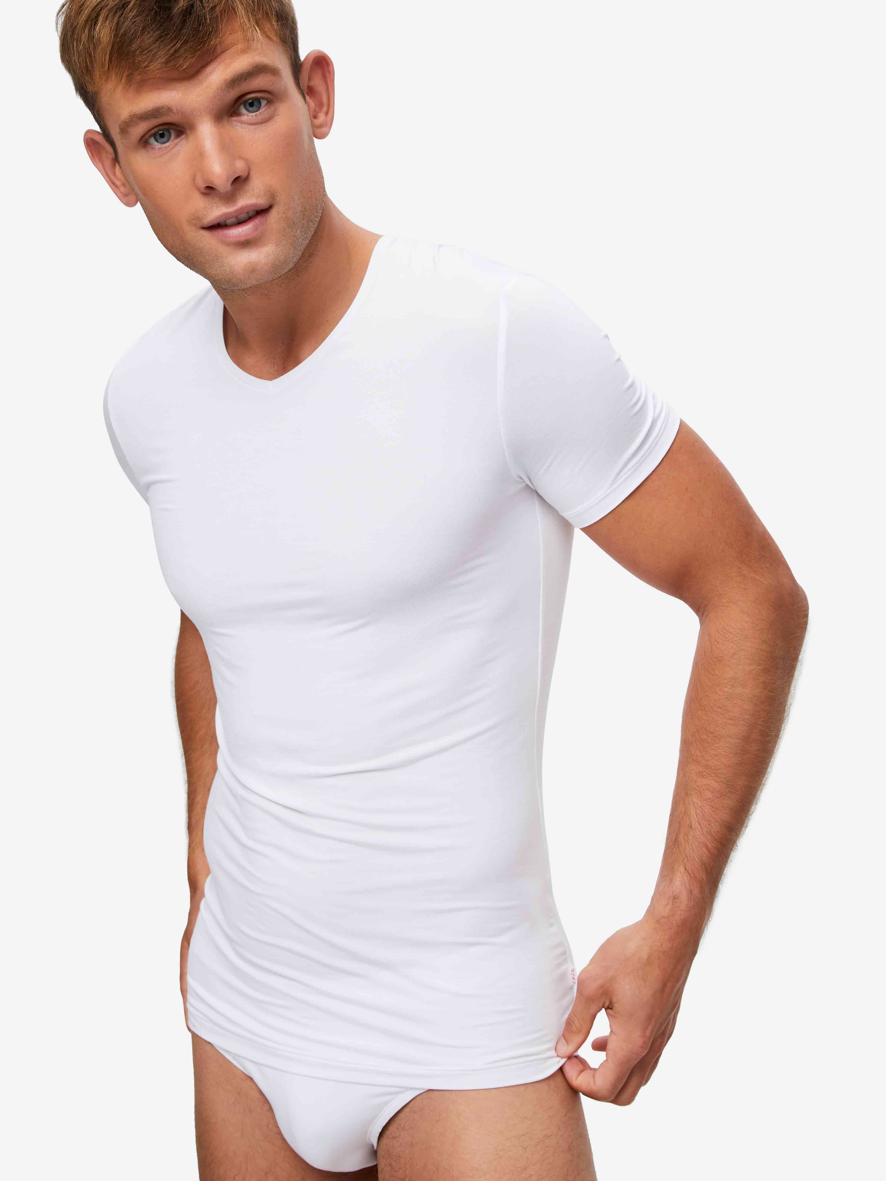 http://www.derek-rose.com/cdn/shop/products/mens_underwear_v-neck_t-shirt_alex_micro_modal_stretch_white_chest.jpg?v=1674049671