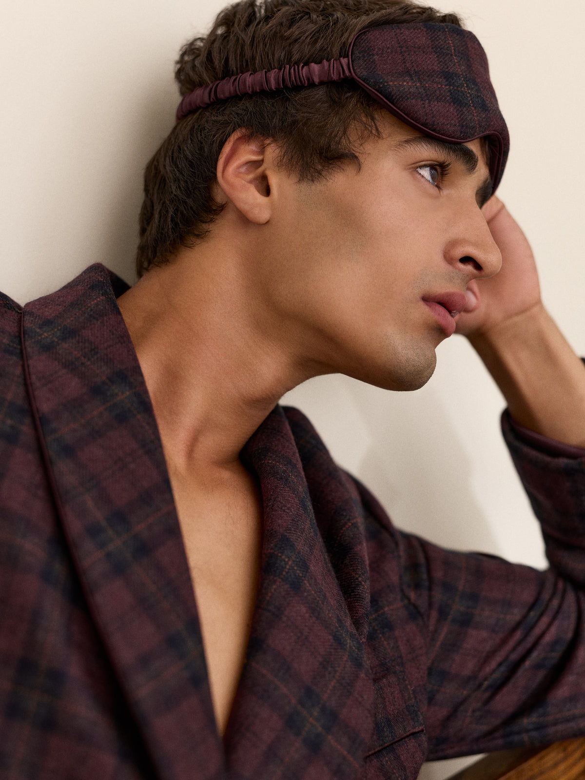Duke Cashmere Eye Mask Burgundy Check