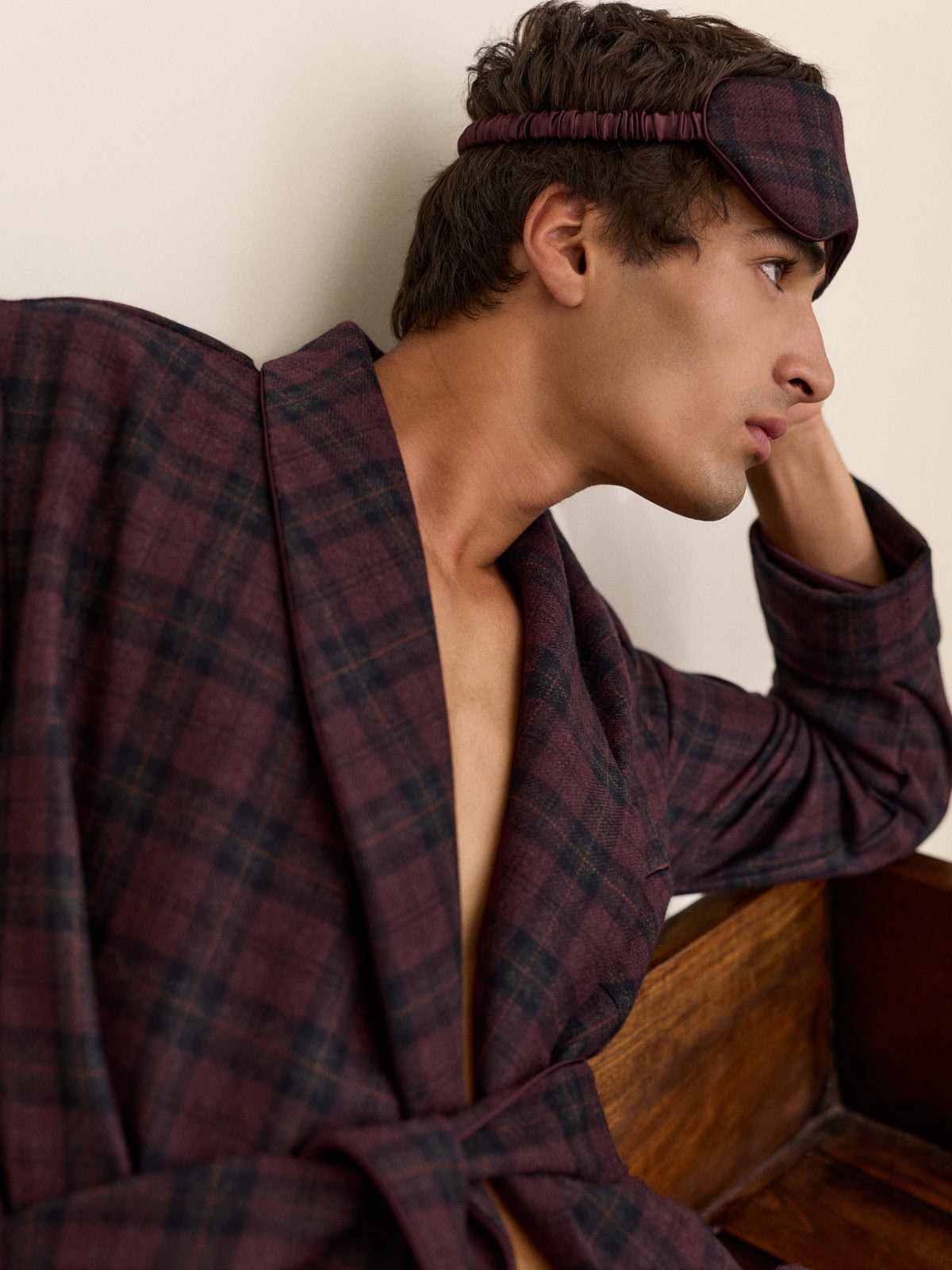 Duke Cashmere Eye Mask Burgundy Check