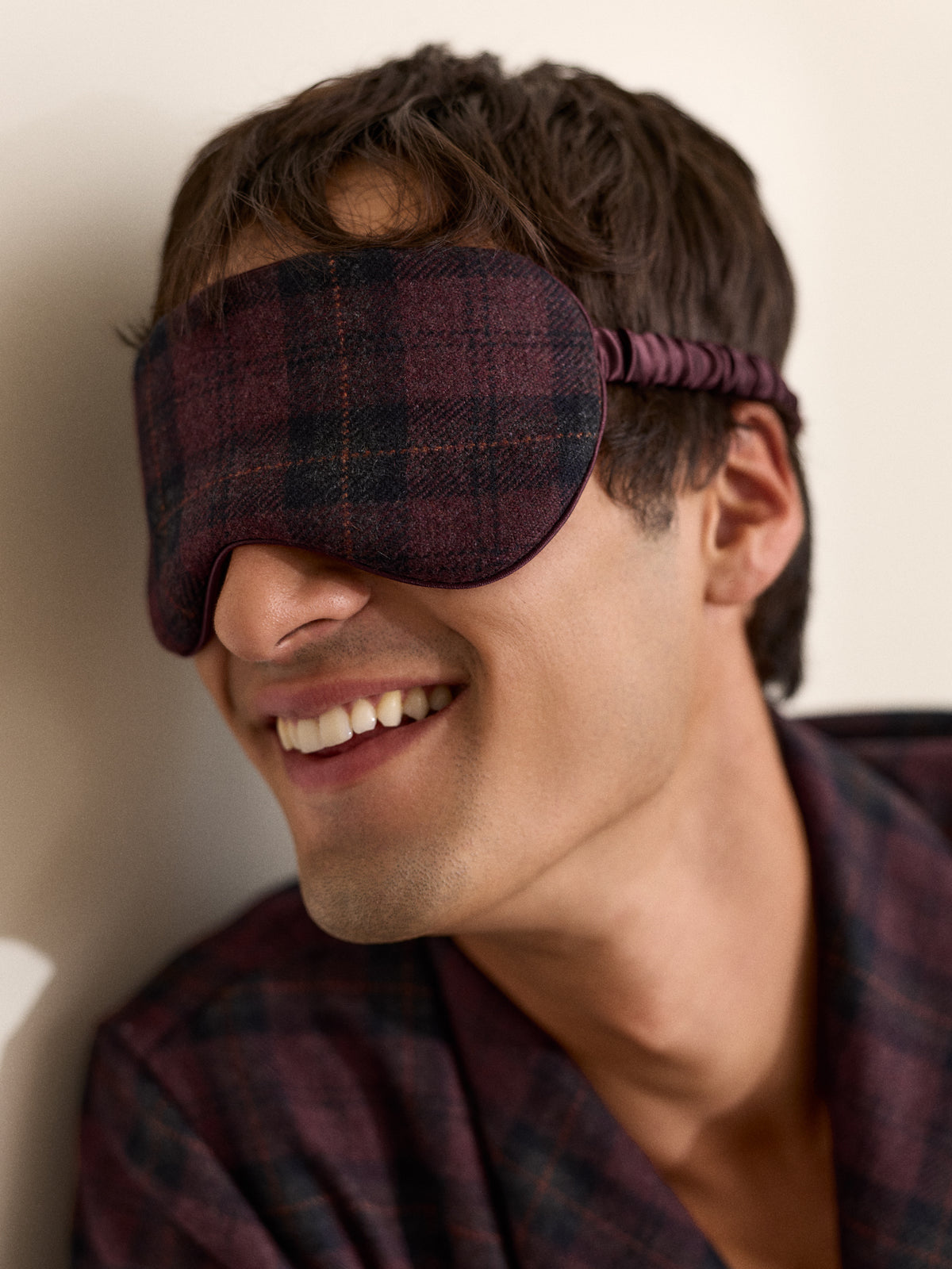 Duke Cashmere Eye Mask Burgundy Check