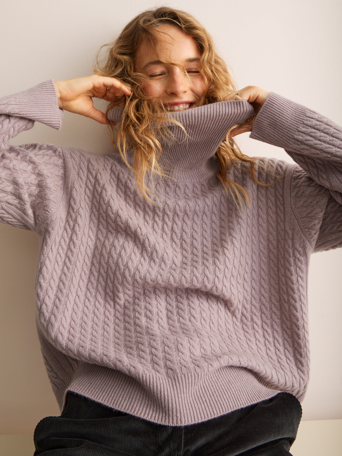 Sophie Cashmere Cable Knit Roll Neck Sweater Dusty Pink