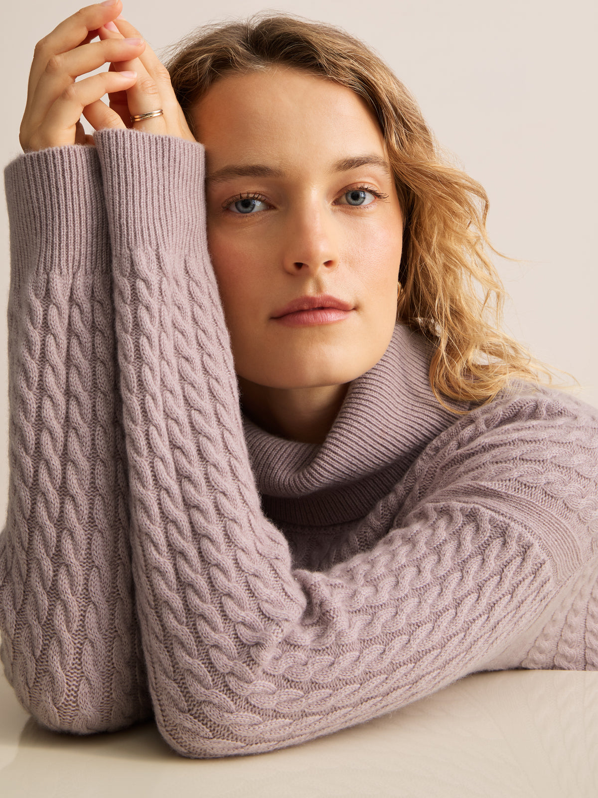 Sophie Cashmere Cable Knit Roll Neck Sweater Dusty Pink