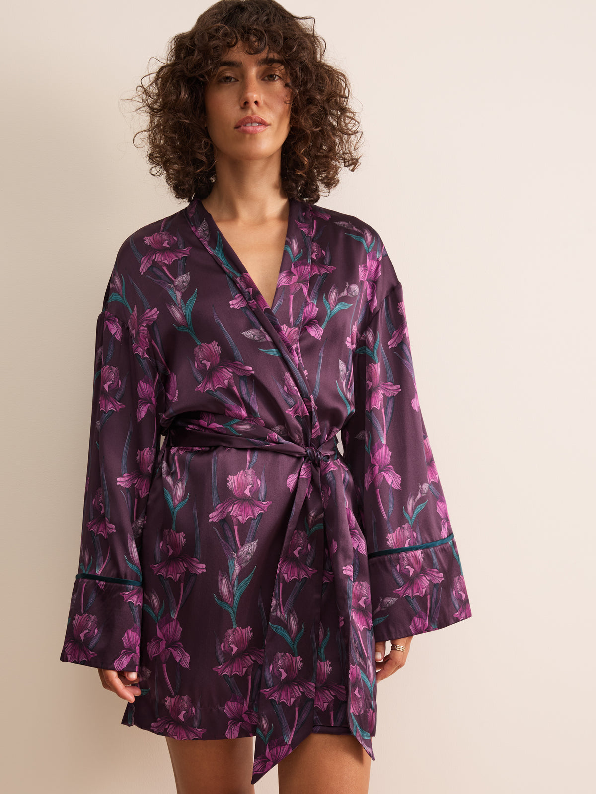 Brindisi Silk Short Dressing Gown Dark Wine Iris