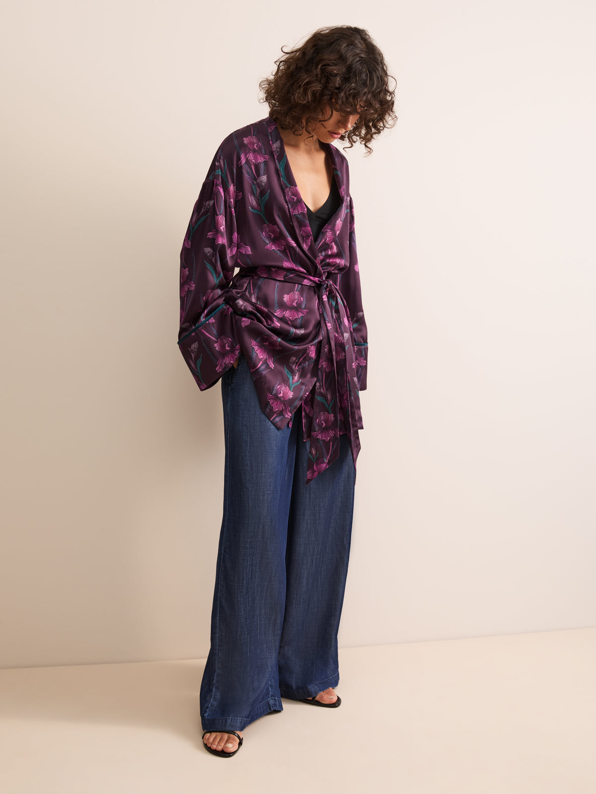 Brindisi Silk Short Dressing Gown Dark Wine Iris