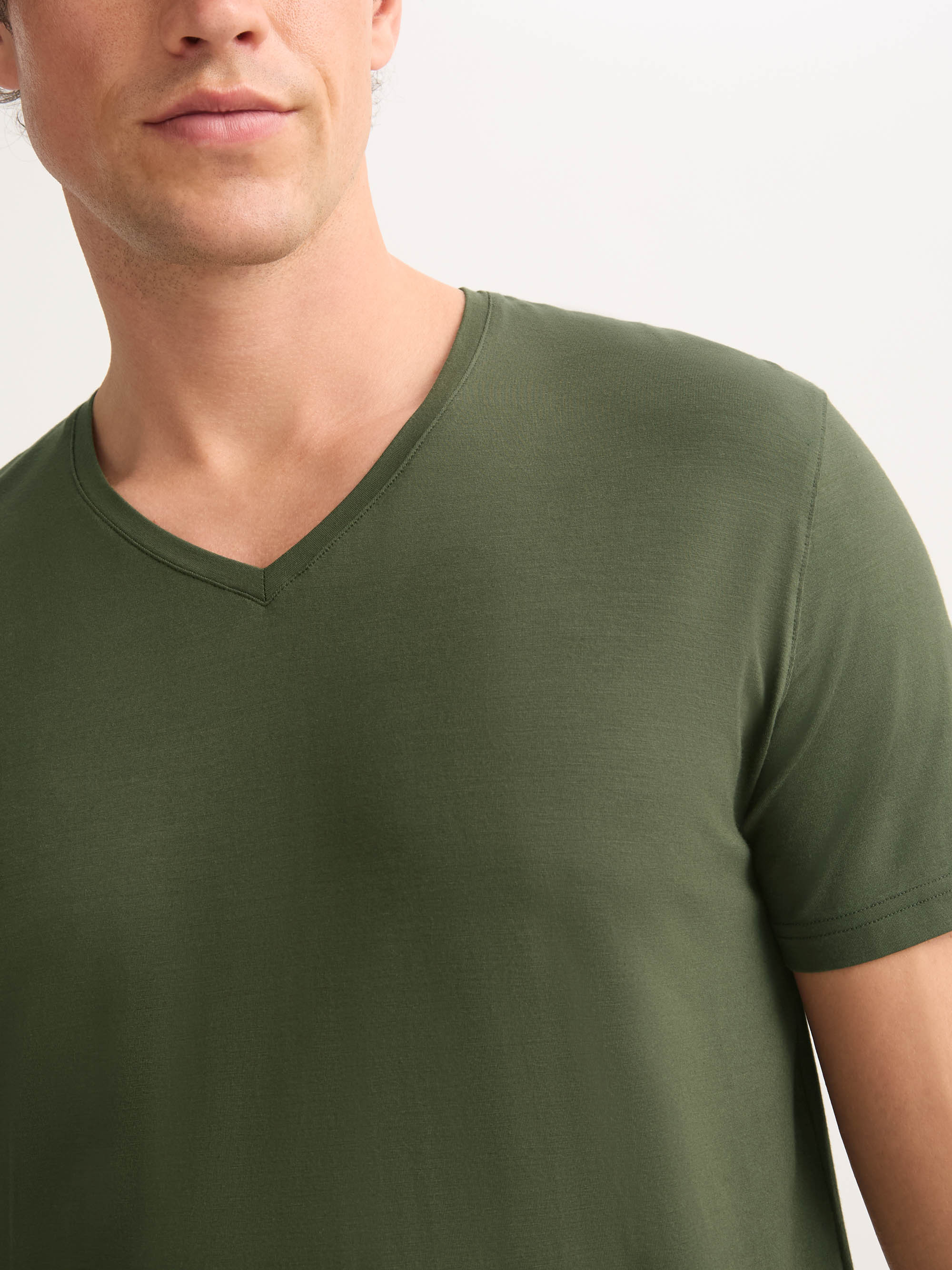 Men's V-Neck T-Shirt Basel Micro Modal Stretch Evergreen