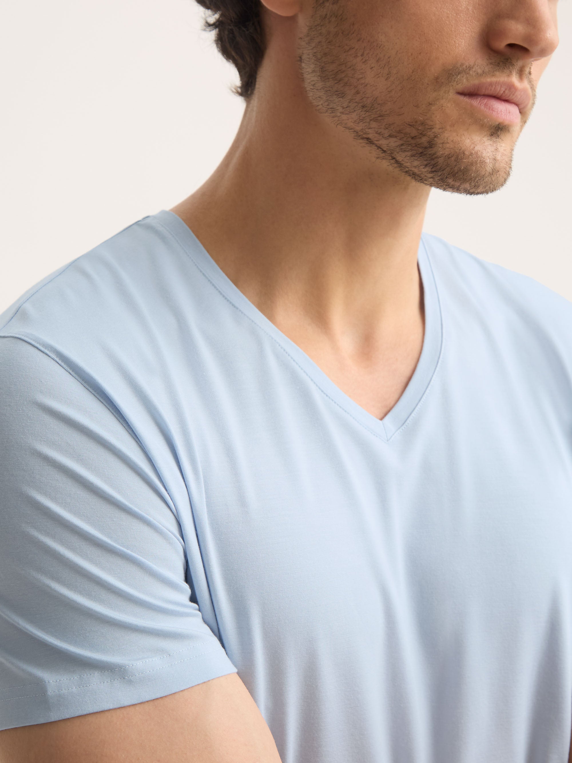 Men's V-Neck T-Shirt Basel Micro Modal Stretch Light Blue | Derek Rose