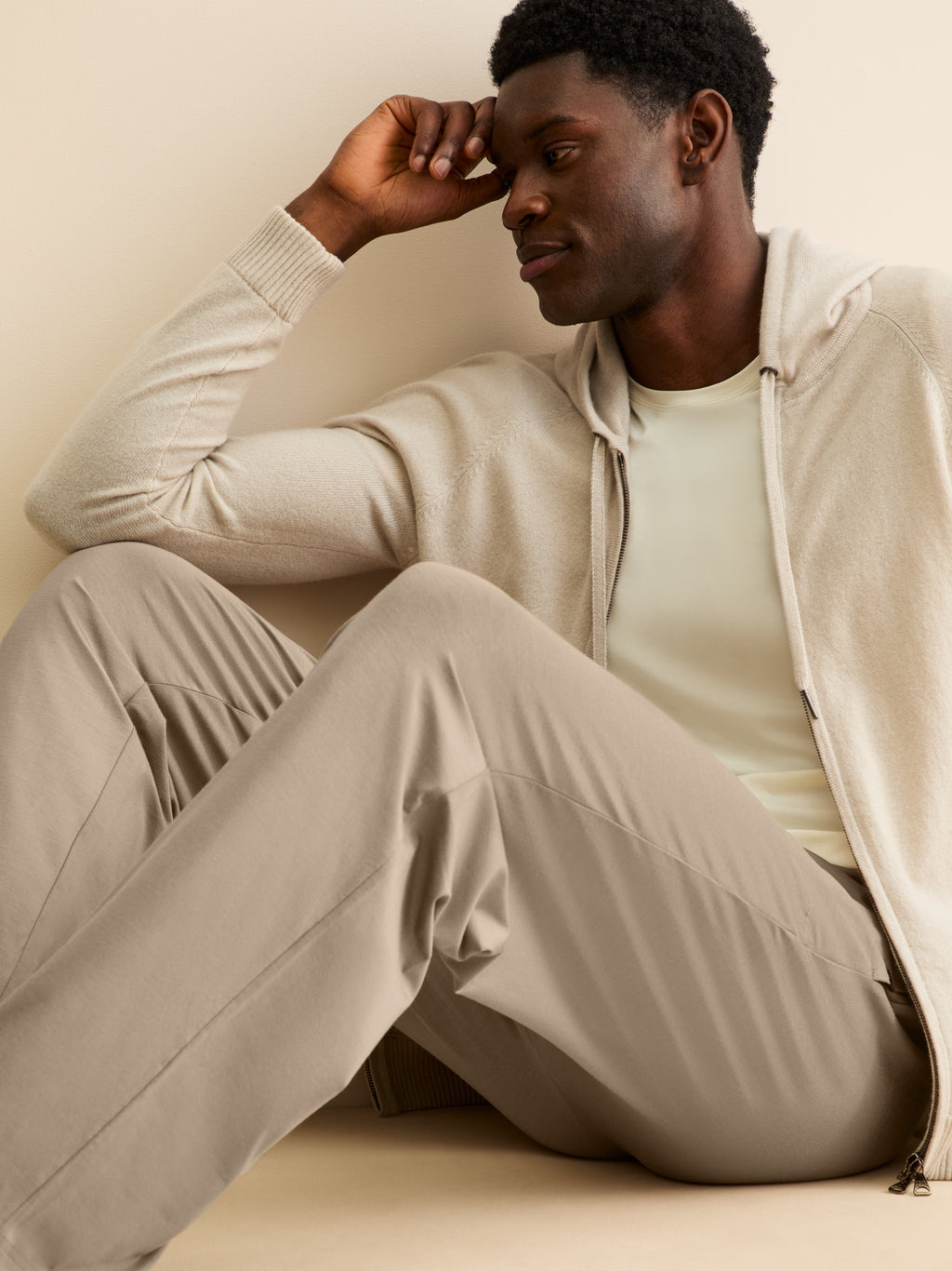 ドゥーズィエム　CELERI/セルリ　Beige C Trousers チノパン Men's Lounge Trousers Basel Micro Modal Stretch Taupe | Derek Rose